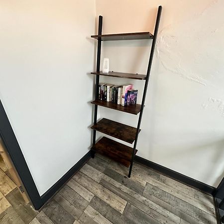 Town Center Willow Apartment - Sleeps Up To 10 - Dogs Welcome - 2 Minutes From Train Station Блекпул Екстериор снимка