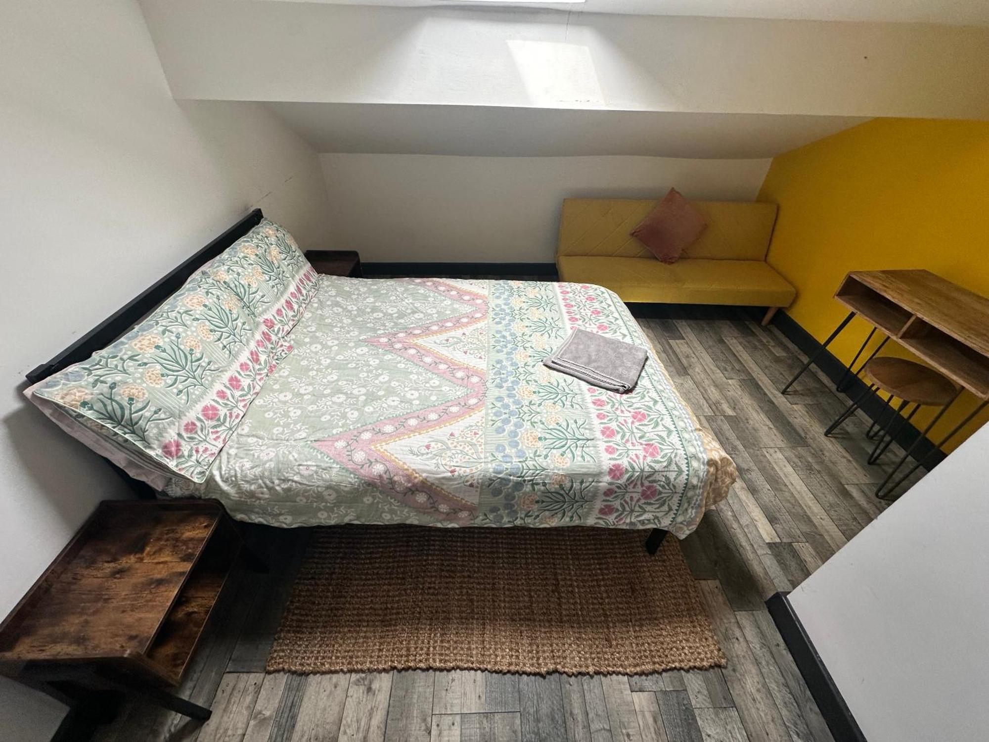 Town Center Willow Apartment - Sleeps Up To 10 - Dogs Welcome - 2 Minutes From Train Station Блекпул Екстериор снимка