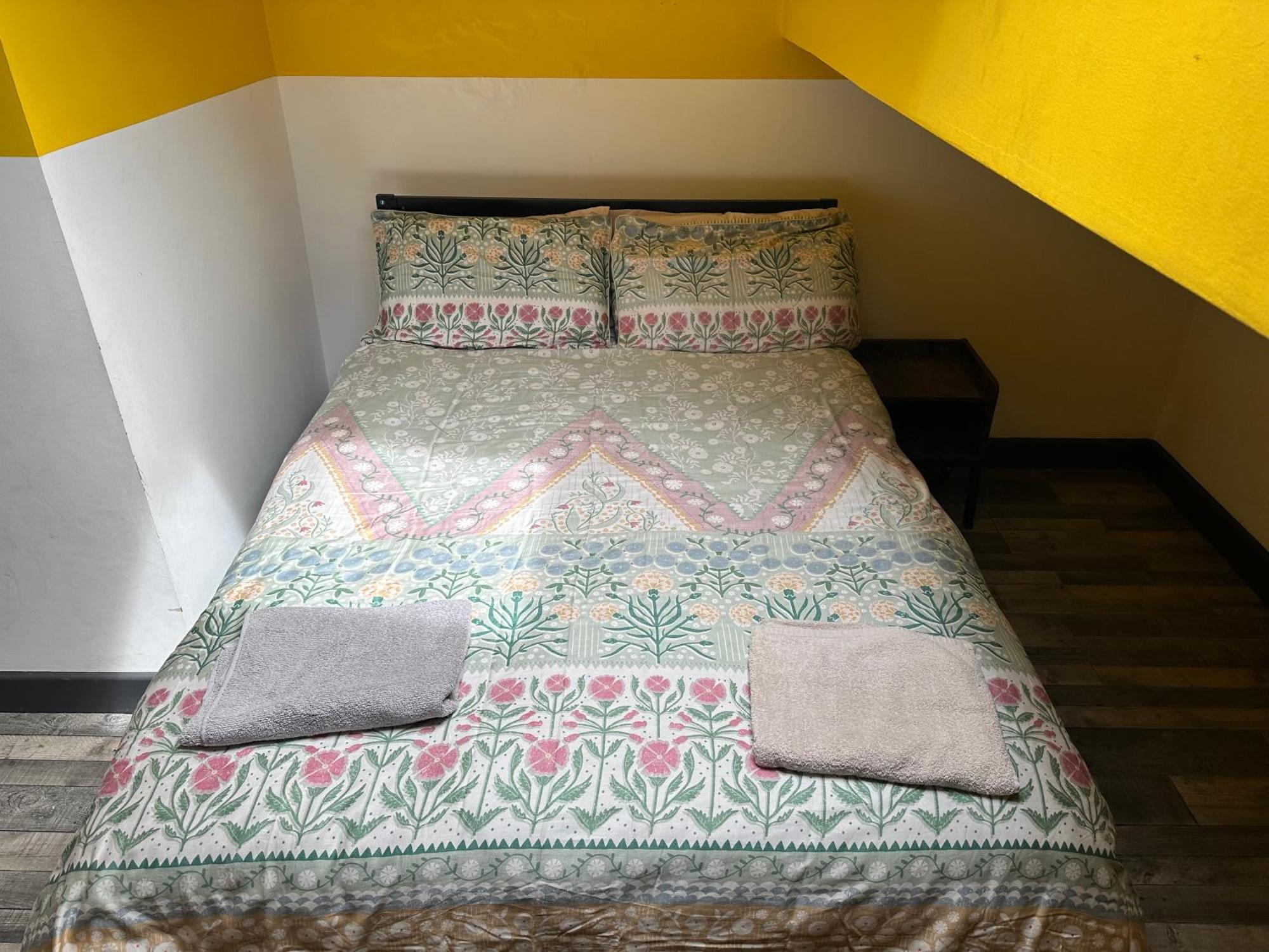 Town Center Willow Apartment - Sleeps Up To 10 - Dogs Welcome - 2 Minutes From Train Station Блекпул Екстериор снимка